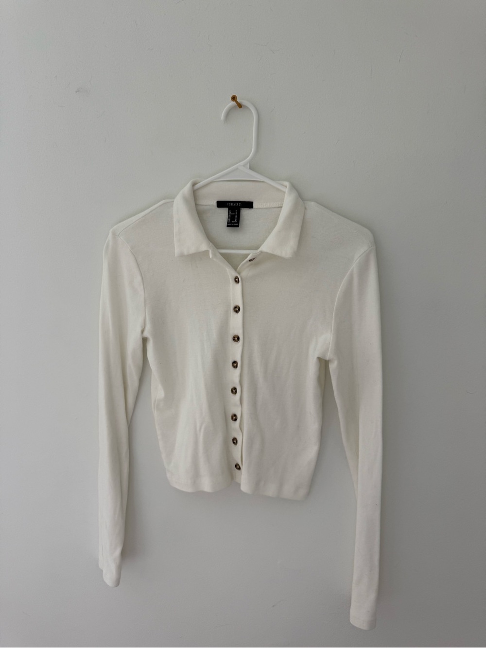 Forever 21 Medium White Button Up Cardigan with a collar